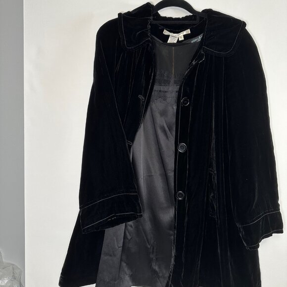 Vintage Black Velvet Evening Coat, Silk Rayon Mix, Dramatic, Romantic, Theatre - Picture 4 of 10